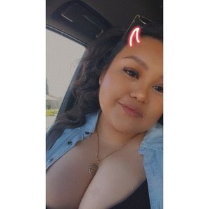 Meet your Posher, Cynthia